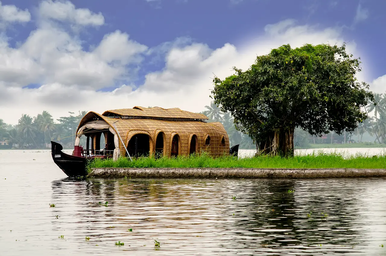 Alleppey & Kumarakom, Kerala tour from Bangalore